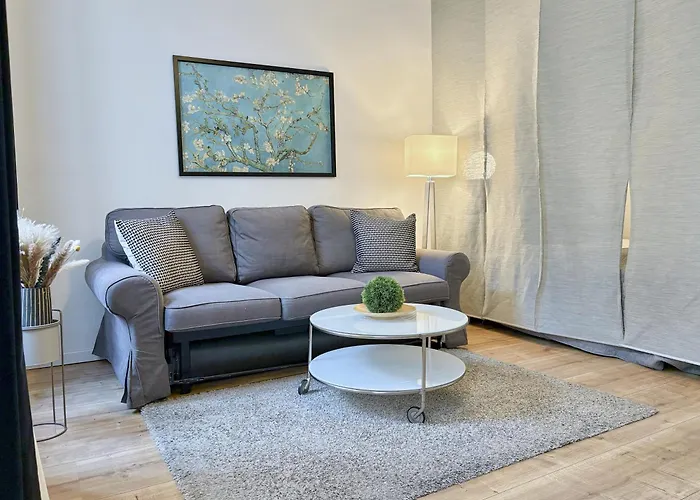 Luxurious And Bright, 5 Min To City Center